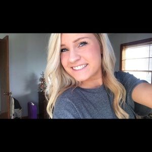 Meet your Posher, Olivia